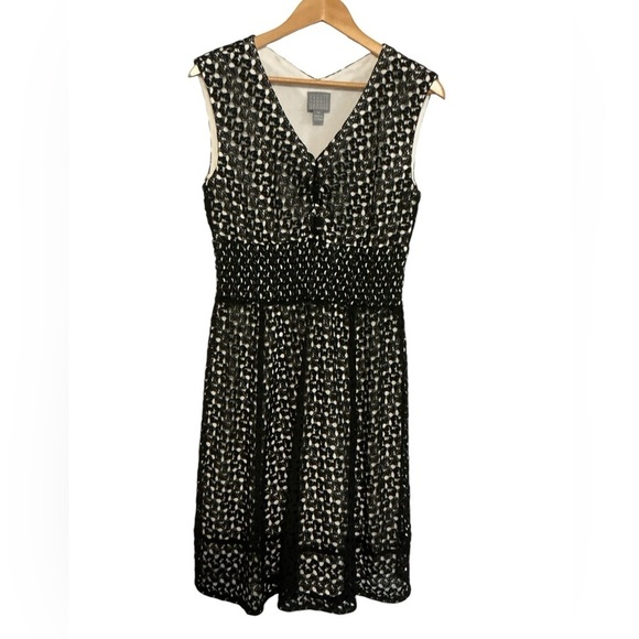 Rabbit Rabbit Rabbit Black‎ Lace over White Lining Sleeveless Dress size M - Picture 1 of 7